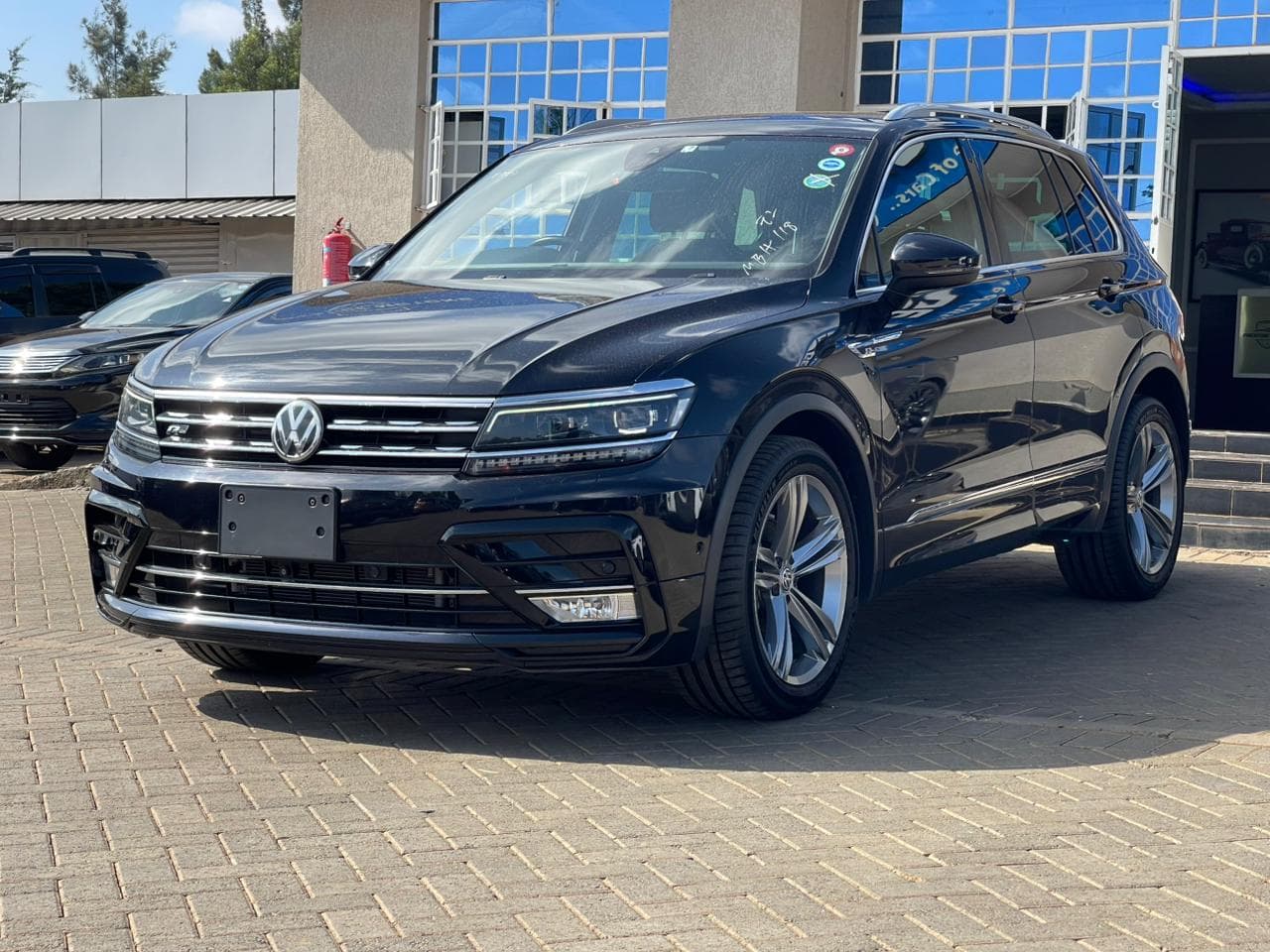 Image of Volkswagen Tiguan R - Line YOM - 2017