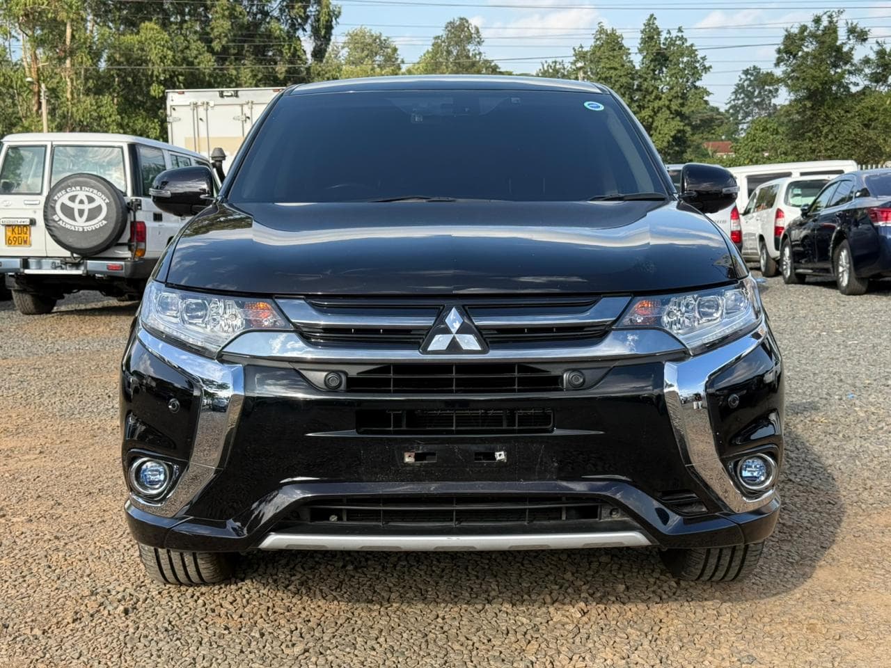 Image of Mitsubishi Outlander PHEV YOM - 2016
