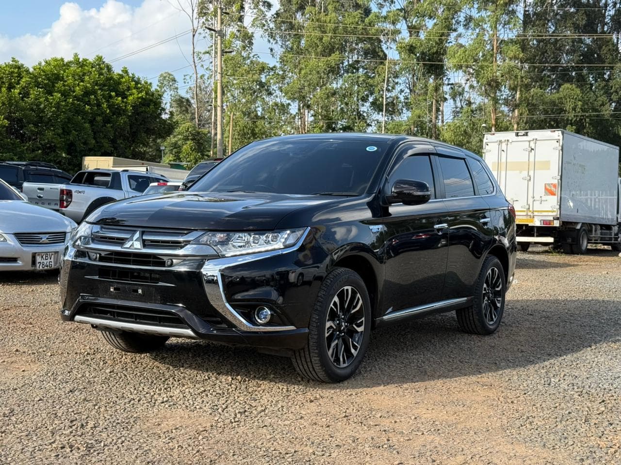 Image of Mitsubishi Outlander PHEV YOM - 2016
