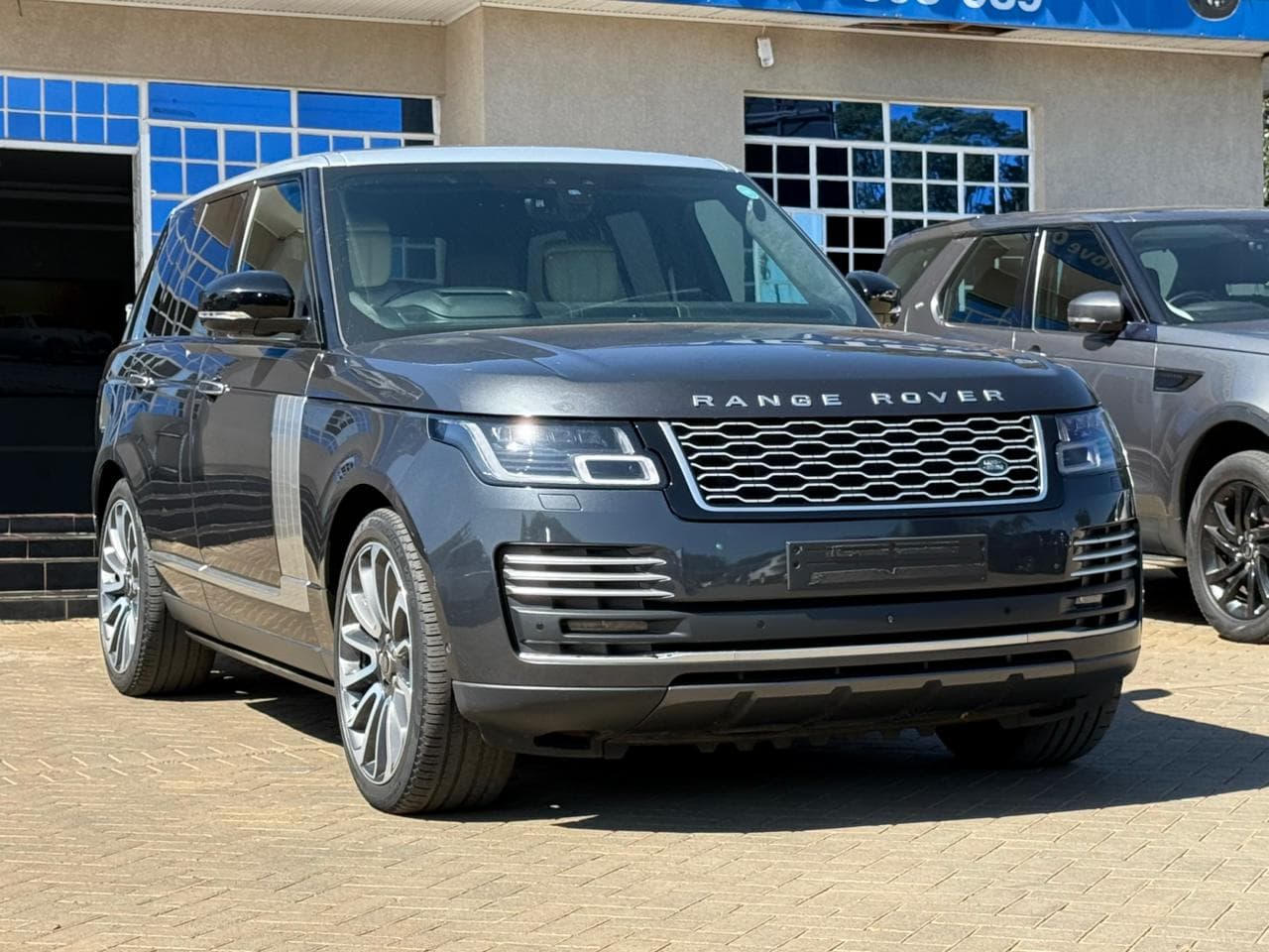 Image of Range Rover Vogue Autobiography  YOM - 2018