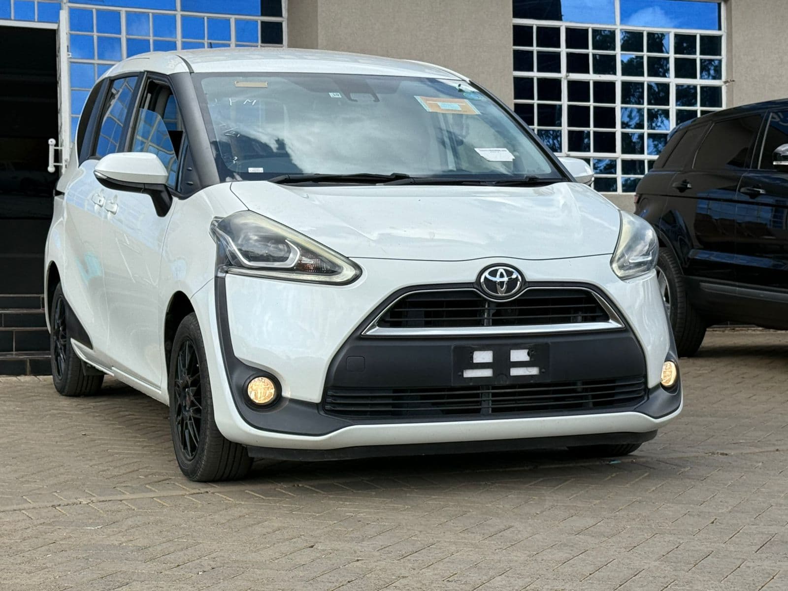 Image of Toyota Sienta YOM - 2017