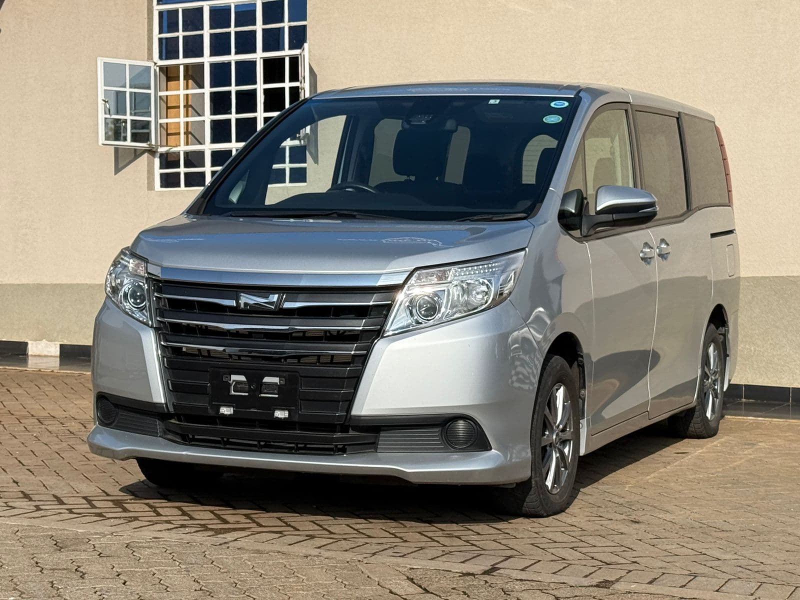 Image of Toyota Noah YOM - 2017