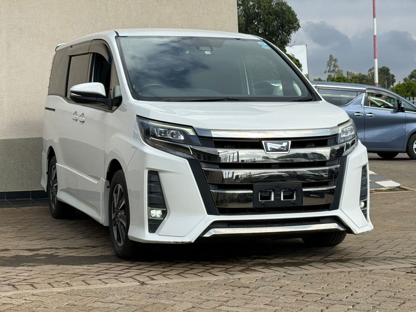 Image of Toyota Noah YOM - 2017