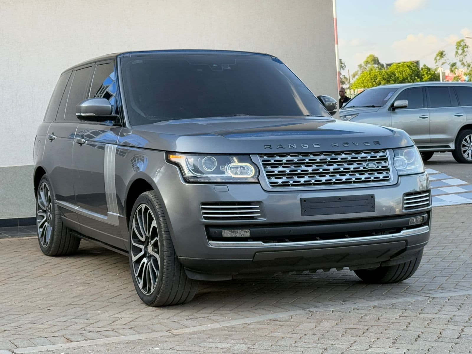 Image of Range Rover Vogue Autobiography YOM - 2015