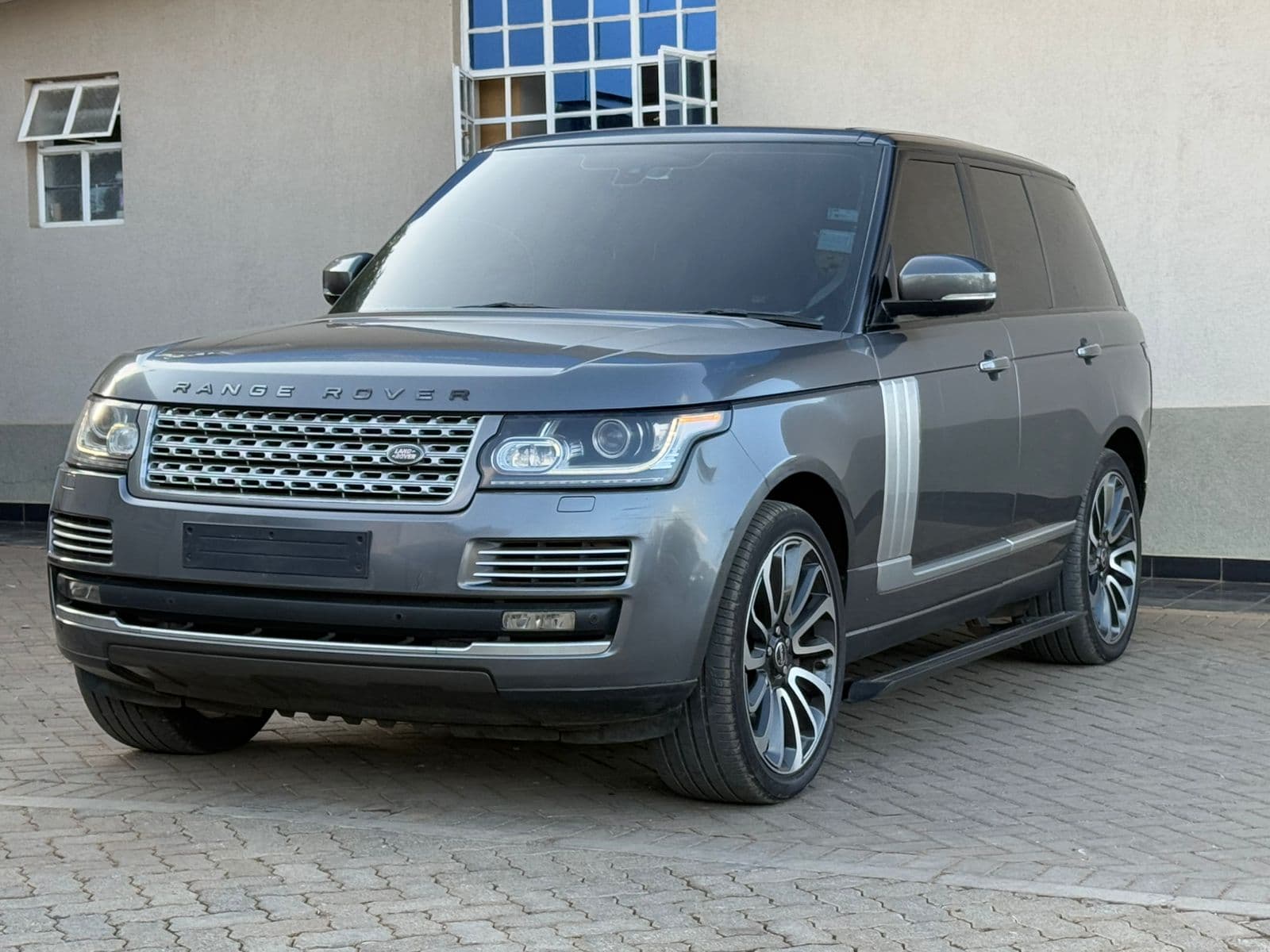 Image of Range Rover Vogue Autobiography YOM - 2015