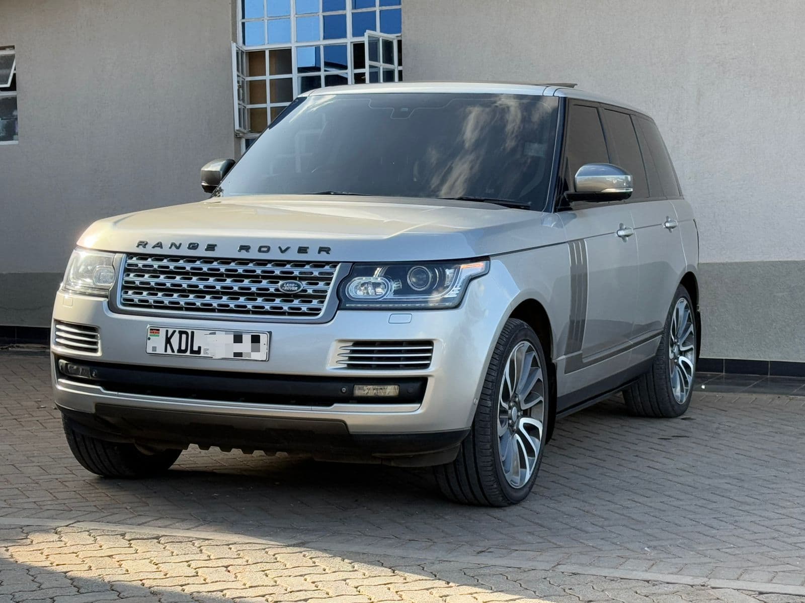 Image of Range Rover Vogue Autobiography YOM - 2015