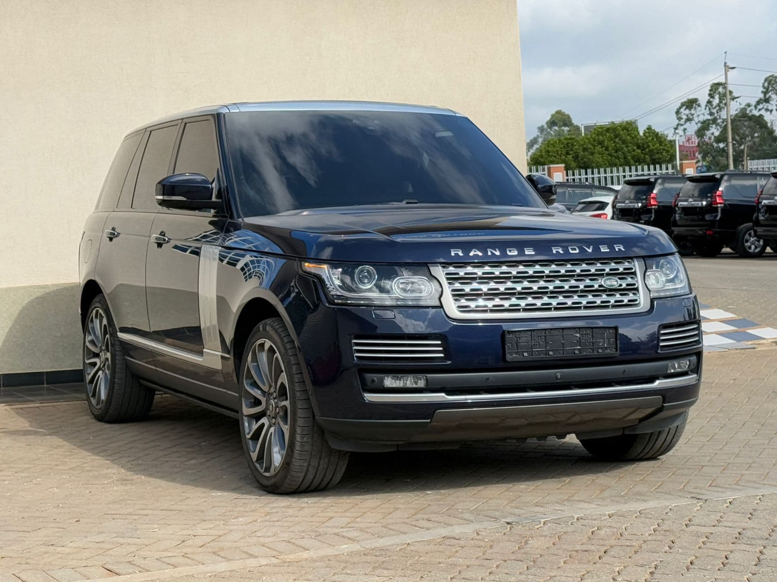 Image of Range Rover Vogue Autobiography YOM - 2017