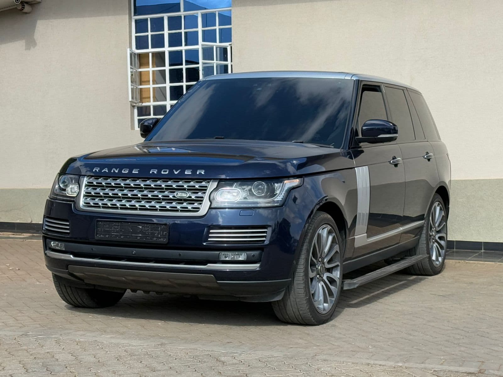 Image of Range Rover Vogue Autobiography YOM - 2017