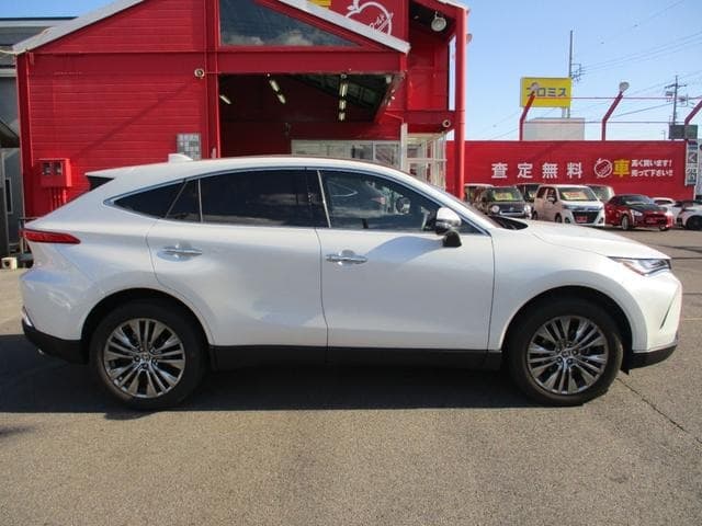 Image of Toyota Harrier YOM - 2023