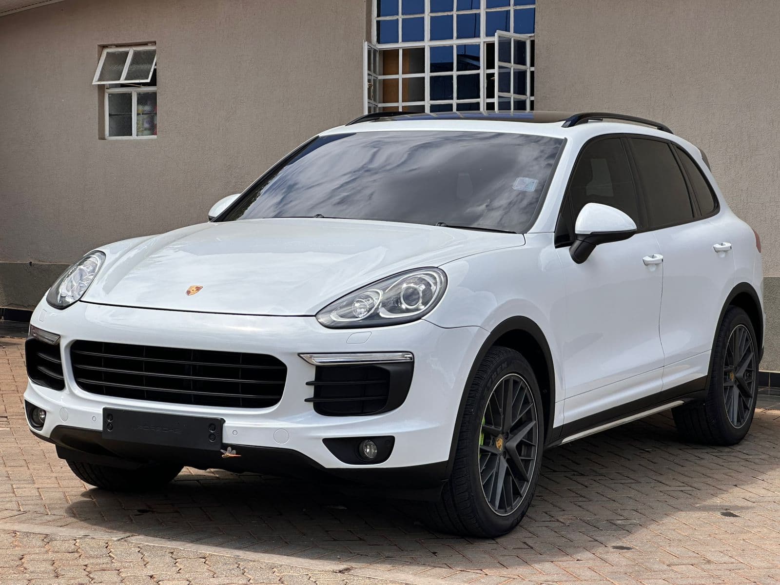 Image of Porsche Cayenne YOM - 2016