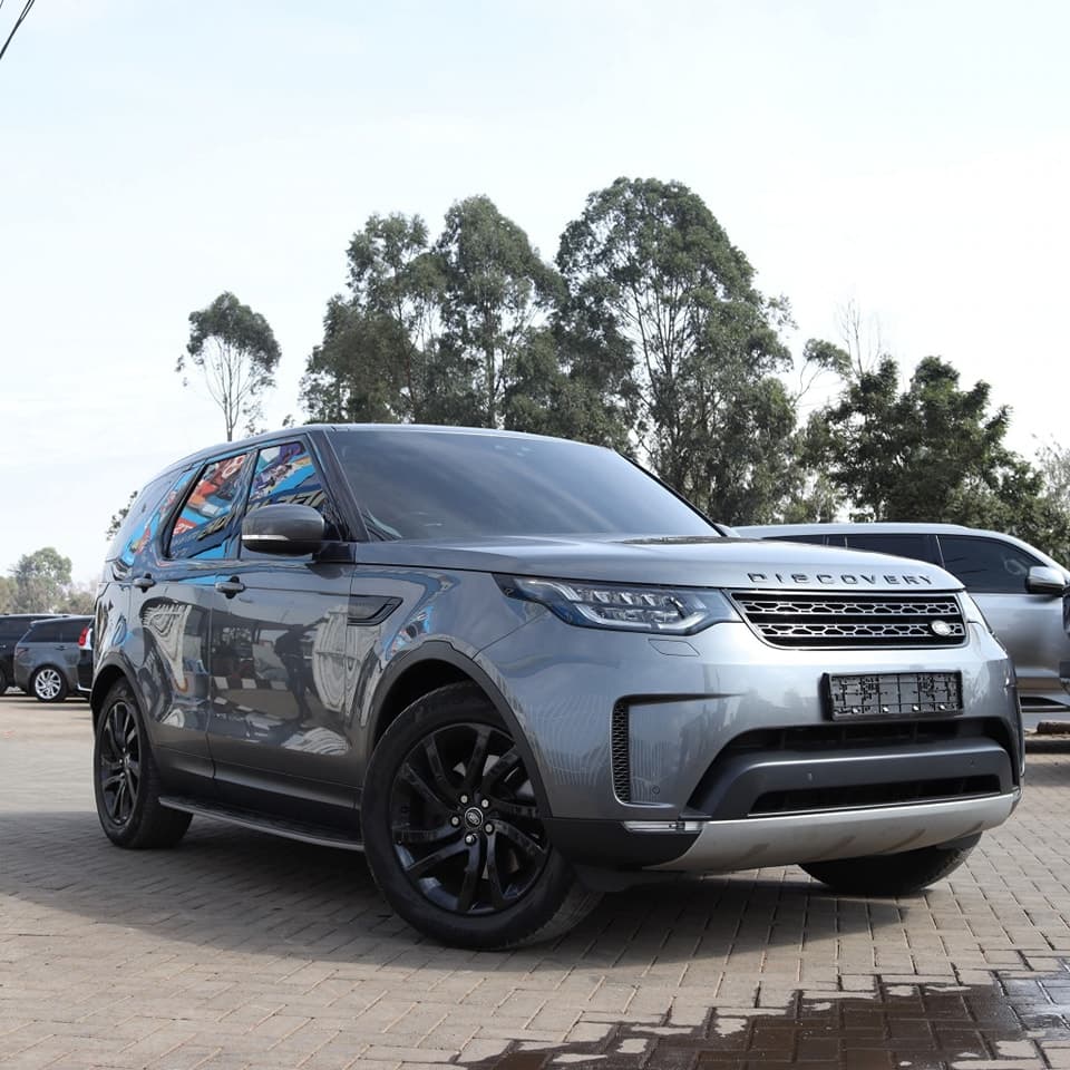 Image of Land Rover Discovery V YOM - 2017