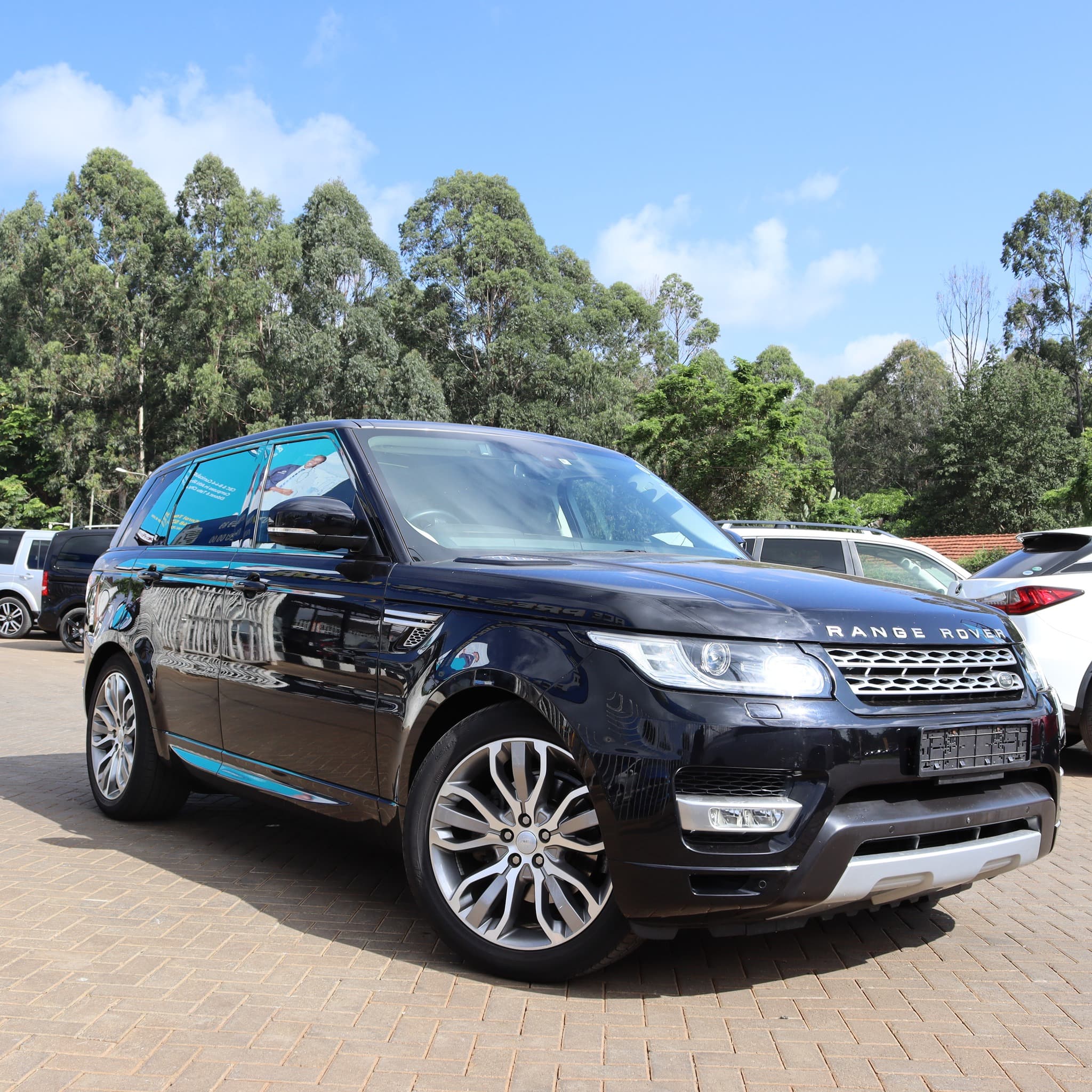 Image of Range Rover Sport HSE YOM - 2016