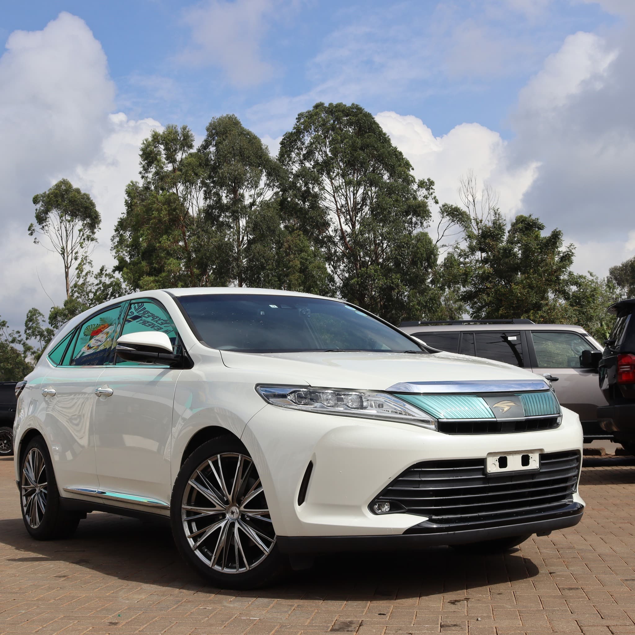 Image of Toyota Harrier Sunroof YOM - 2017