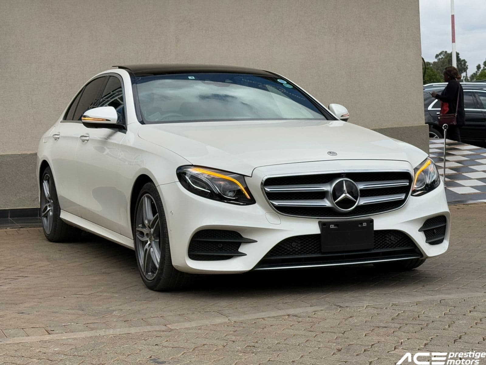 Image of Mercedes-Benz E250 YOM - 2017