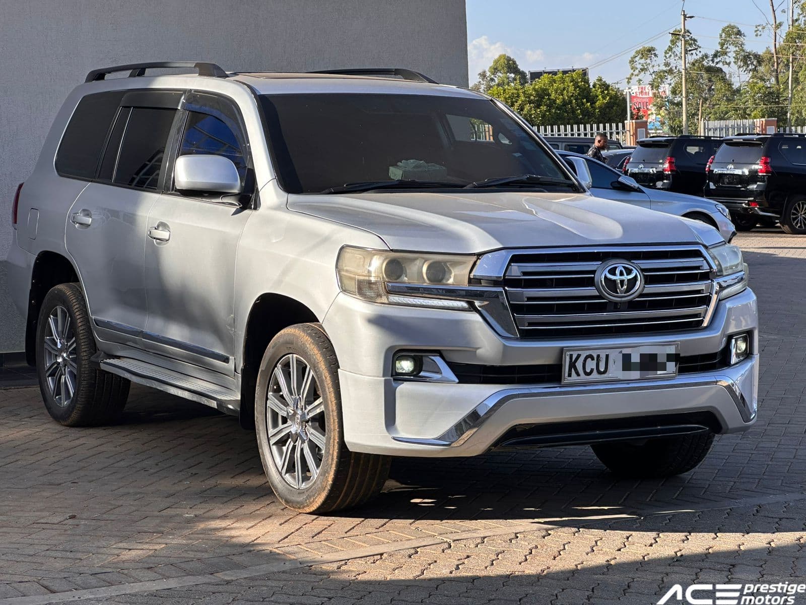 Image of Toyota Land Cruiser LC200 V8 ZX  YOM - 2010