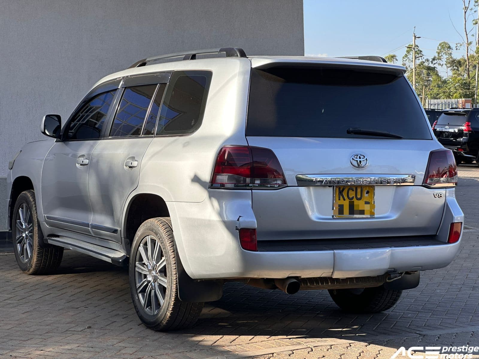 Image of Toyota Land Cruiser LC200 V8 ZX  YOM - 2010