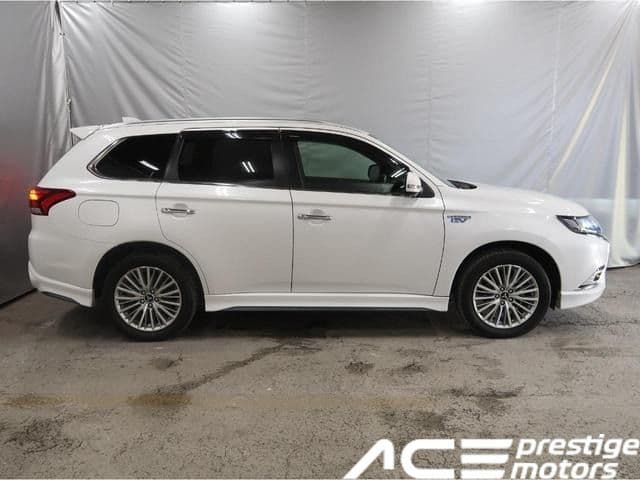 Image of Mitsubishi Outlander PHEV G Premium  YOM - 2018