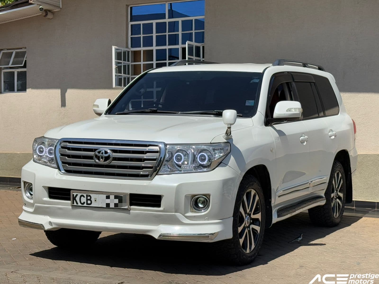 Image of  Toyota Land Cruiser LC200 V8 ZX YOM - 2008