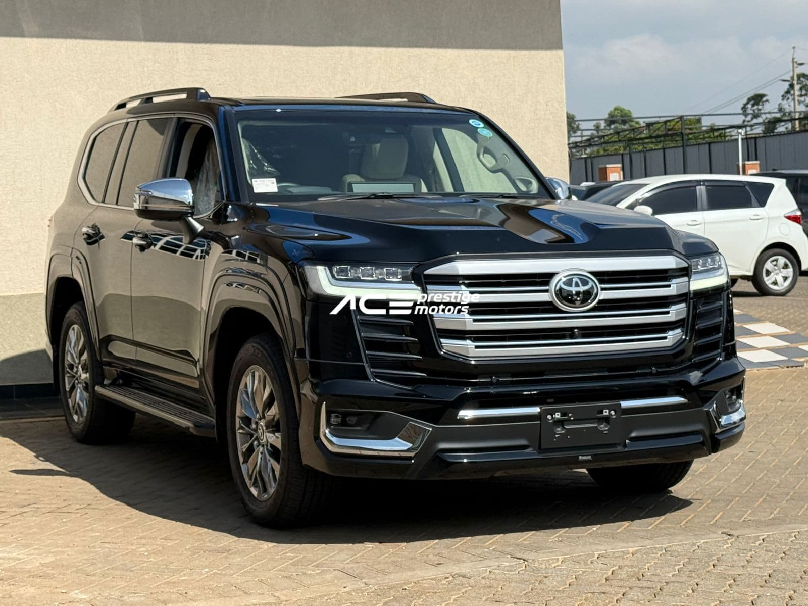Image of Toyota Land Cruiser LC300 YOM - 2023