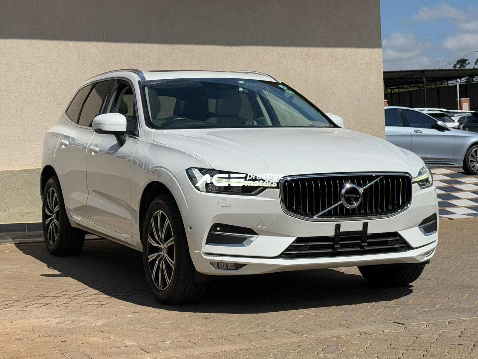 Image of Volvo XC60 T5/Sunroof YOM - 2019