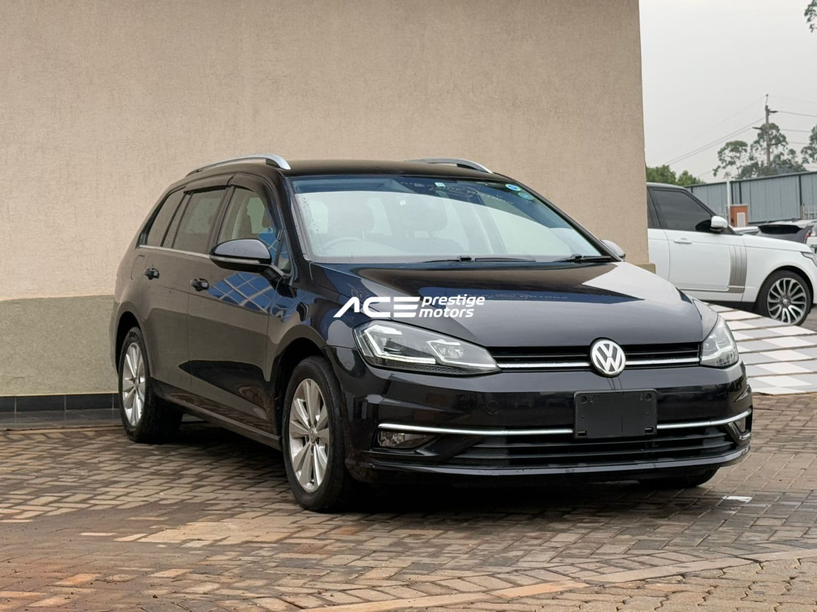 Image of Volkswagen Golf Variant YOM - 2017
