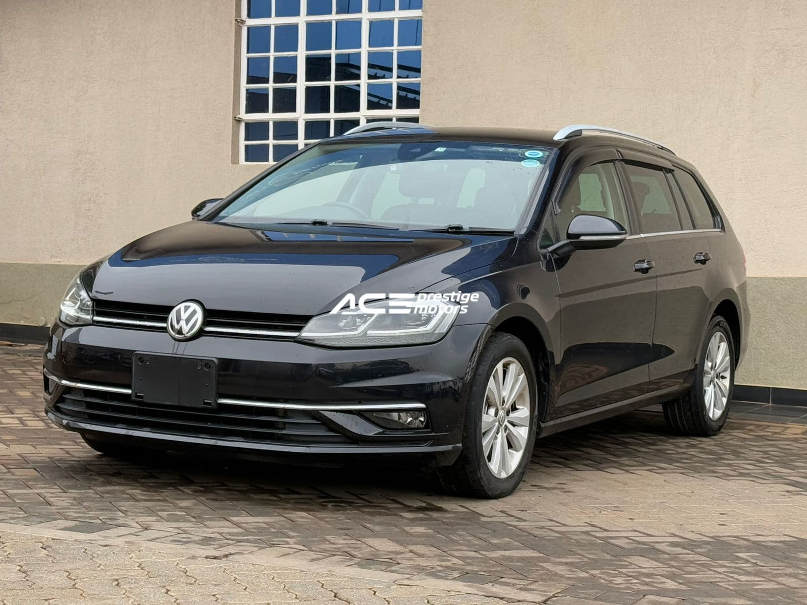 Image of Volkswagen Golf Variant YOM - 2017