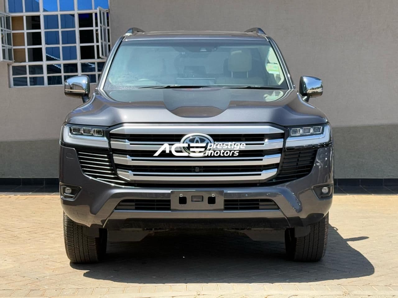 Image of Toyota Land Cruiser LC300 YOM - 2024