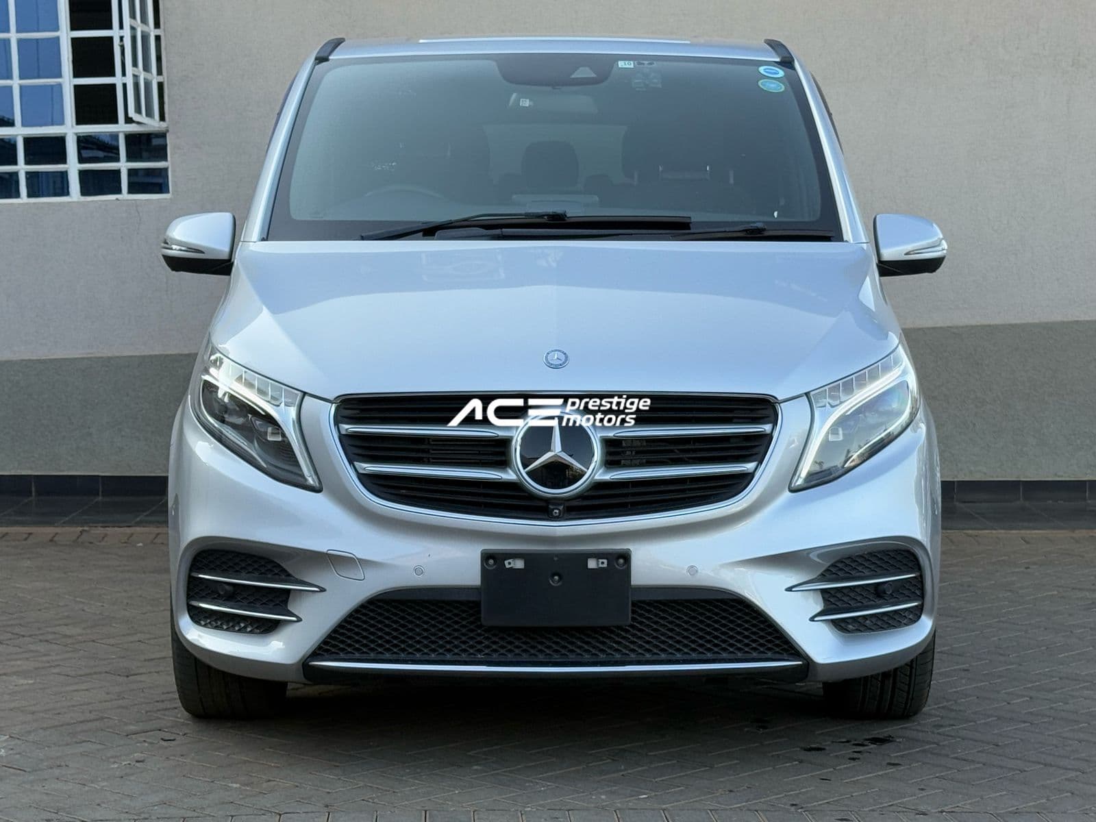Image of Mercedes Benz V220d YOM - 2017