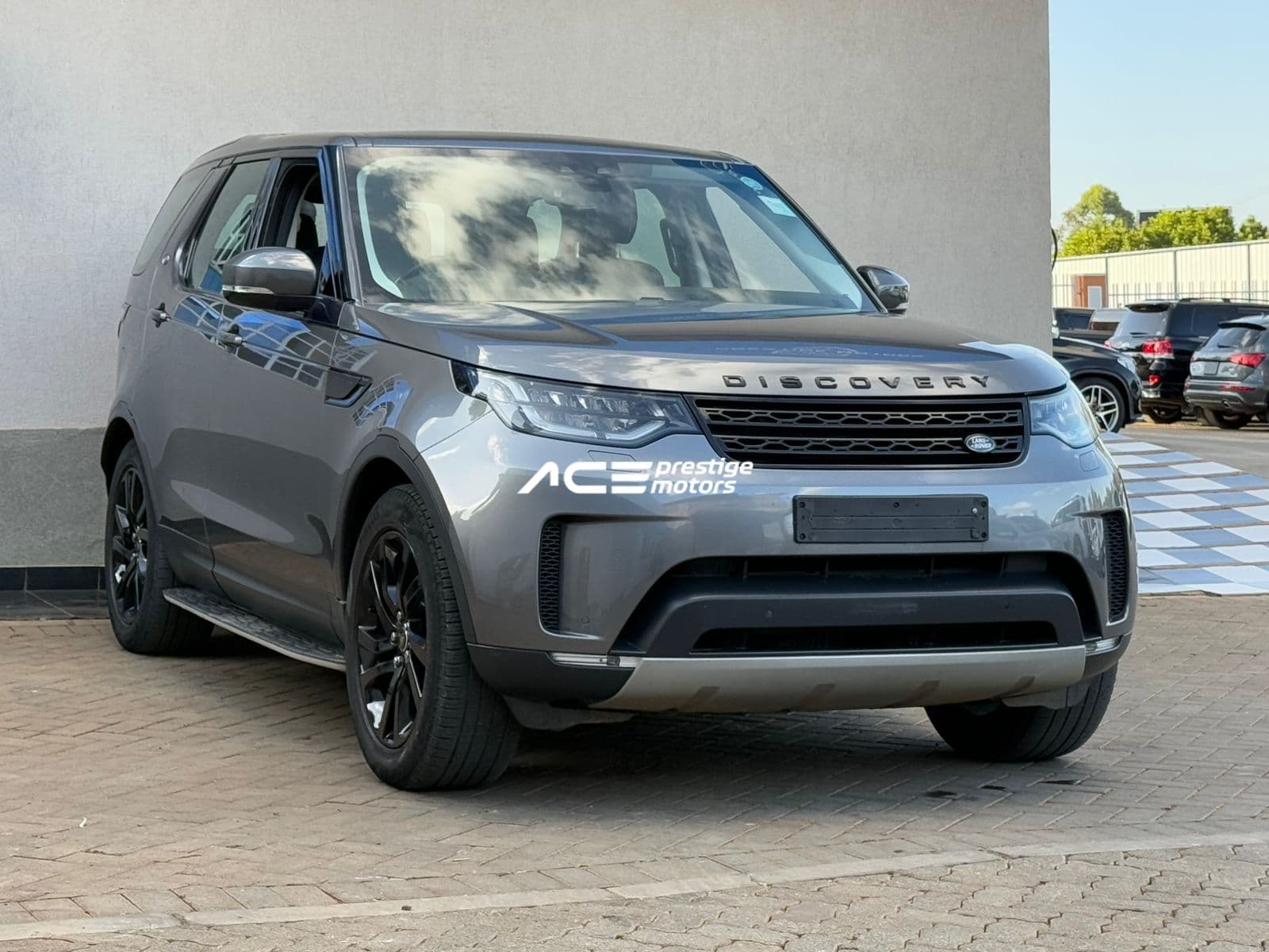 Image of Land Rover Discovery V HSE  YOM - 2017