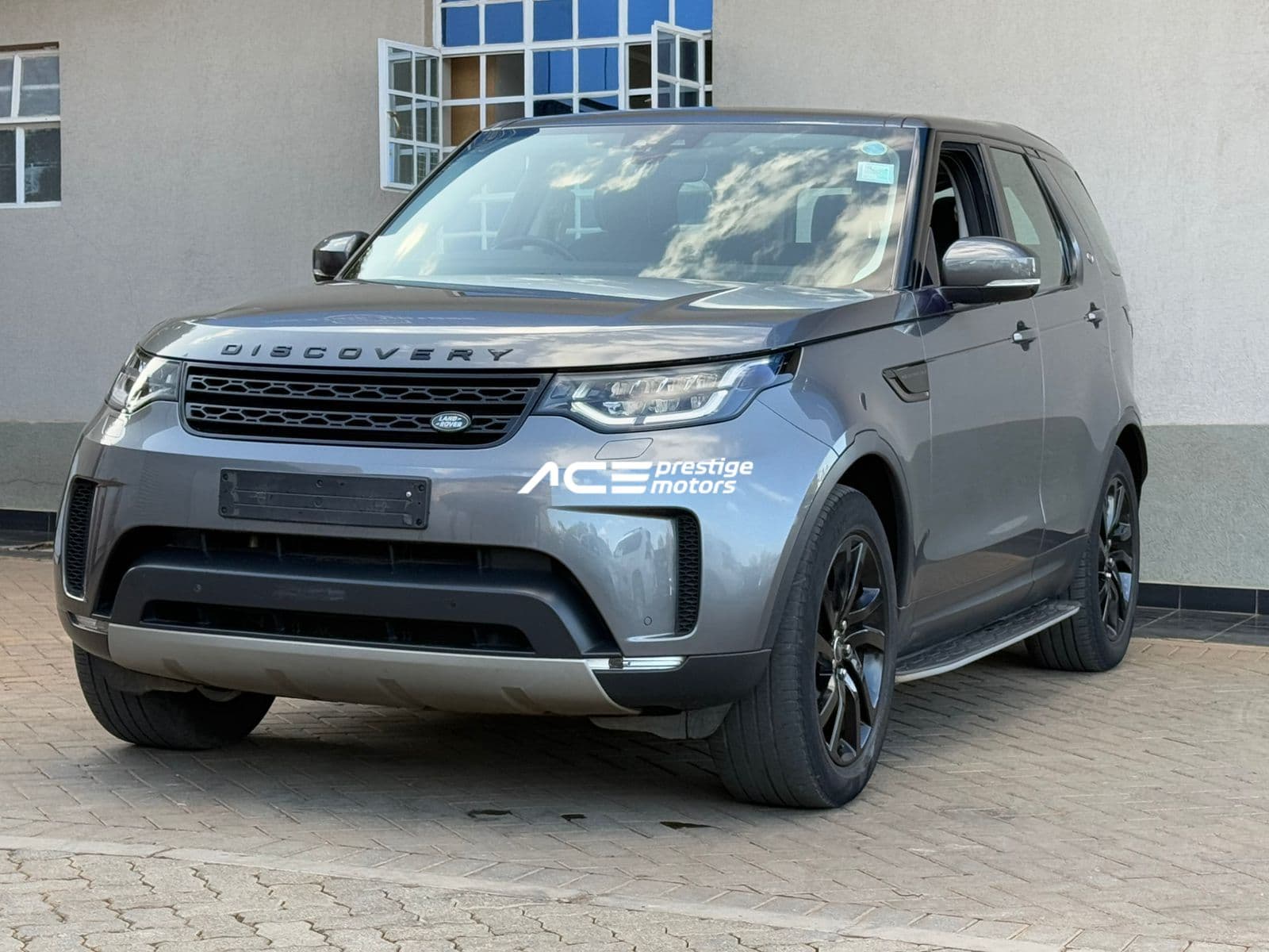 Image of Land Rover Discovery V HSE  YOM - 2017
