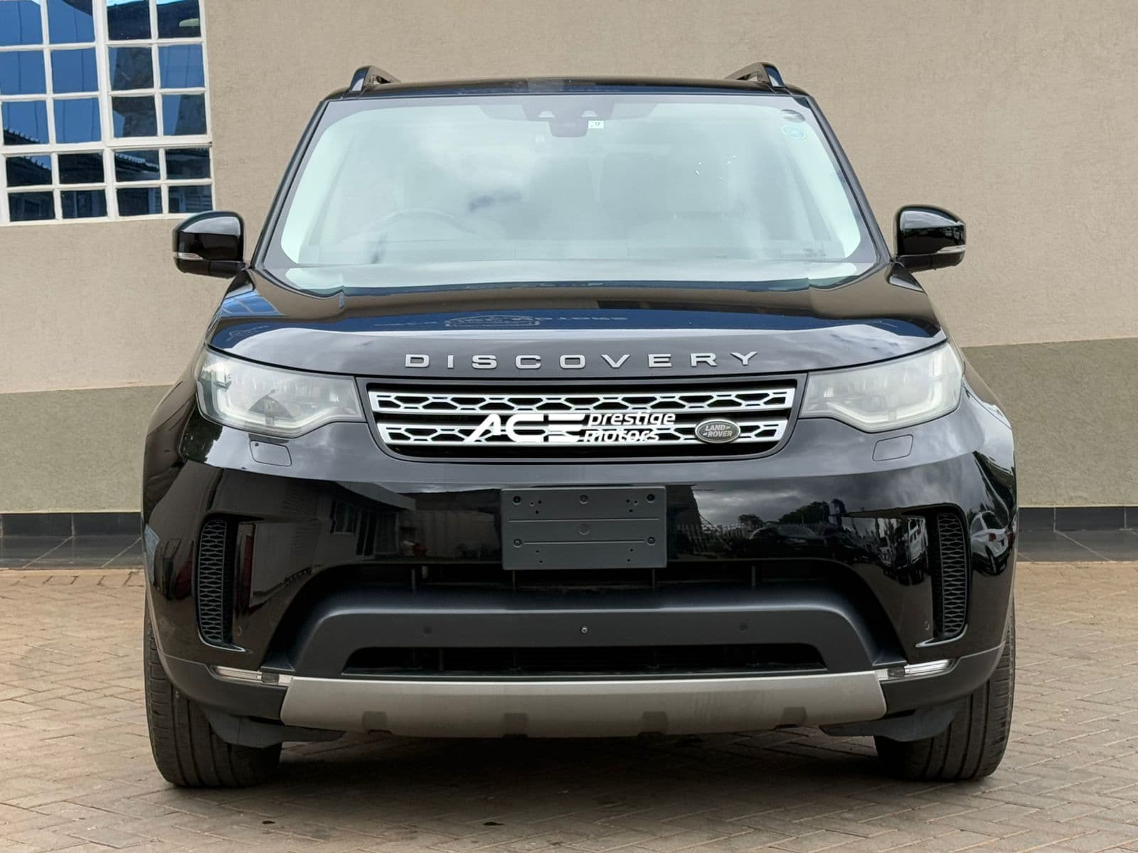 Image of Land Rover Discovery V YOM - 2017