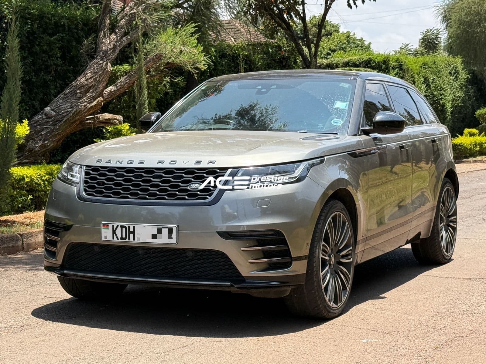 Image of Range Rover Velar D300 SE YOM - 2017