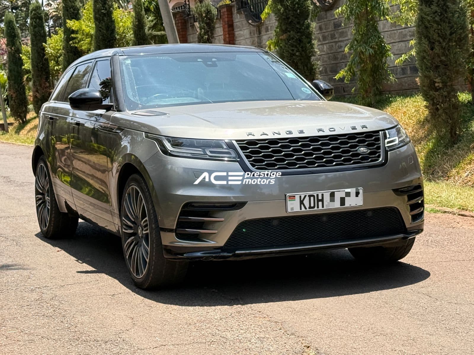 Image of Range Rover Velar D300 SE YOM - 2017