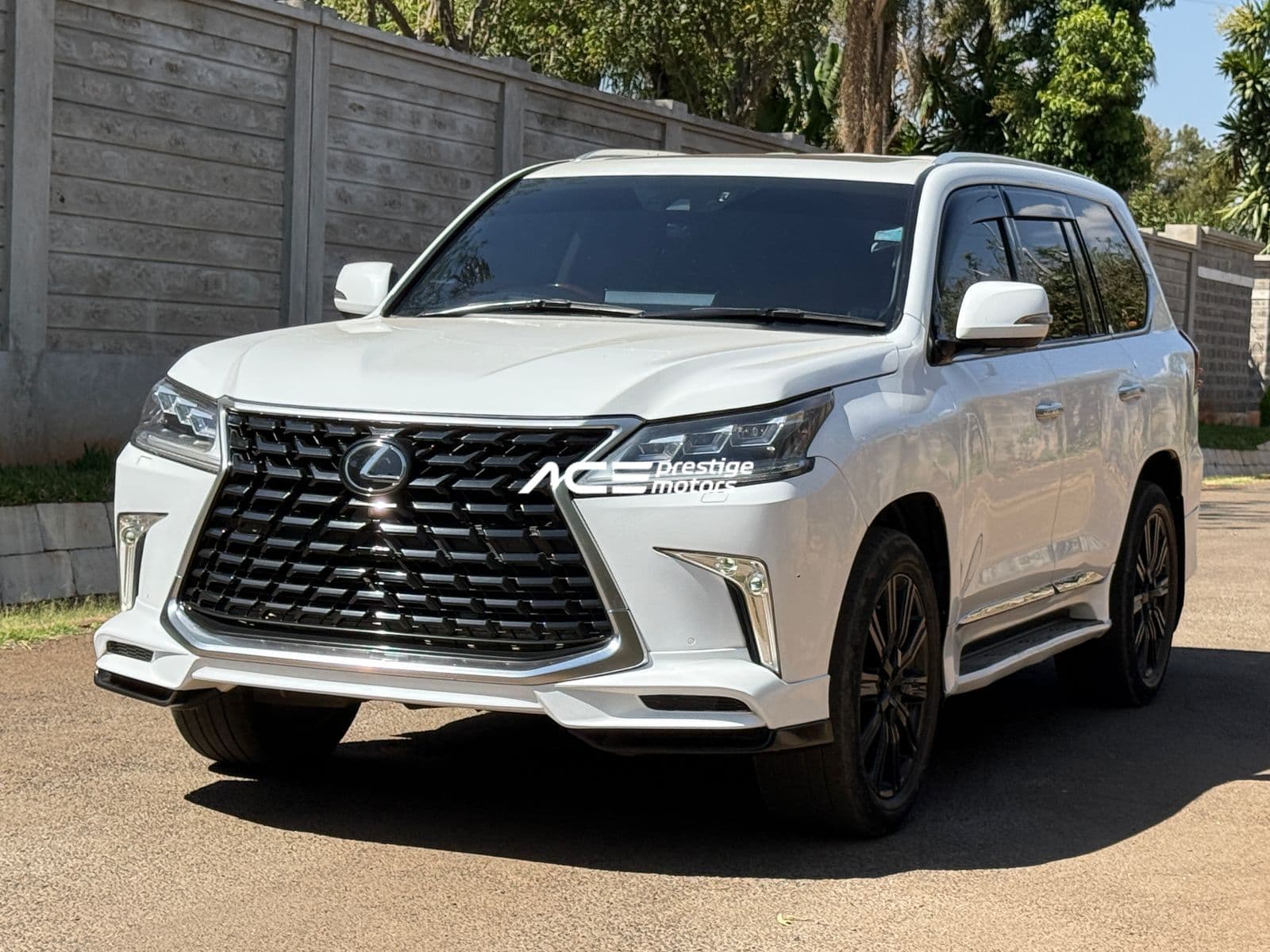 Image of Lexus LX 570 YOM - 2016