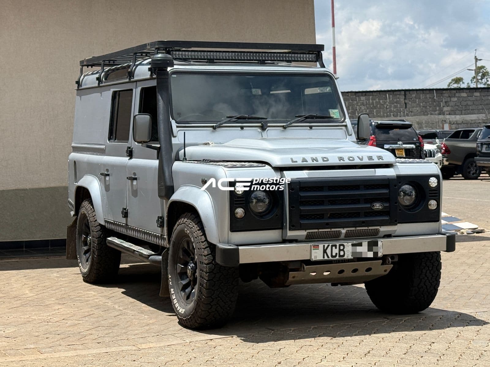 Image of Land Rover Defender YOM - 2012