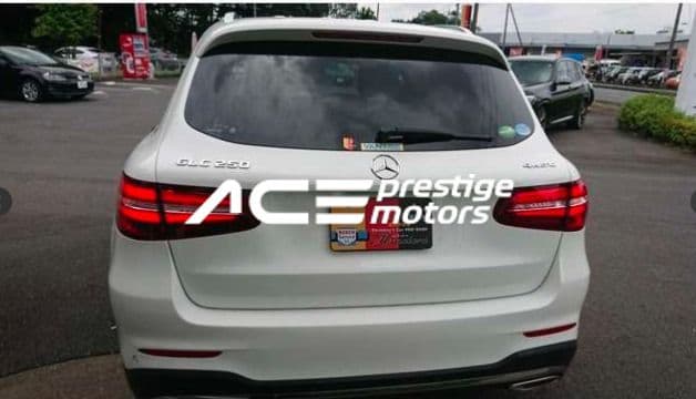 Image of Mercedes-Benz GLC 250 4MATIC YOM - 2019