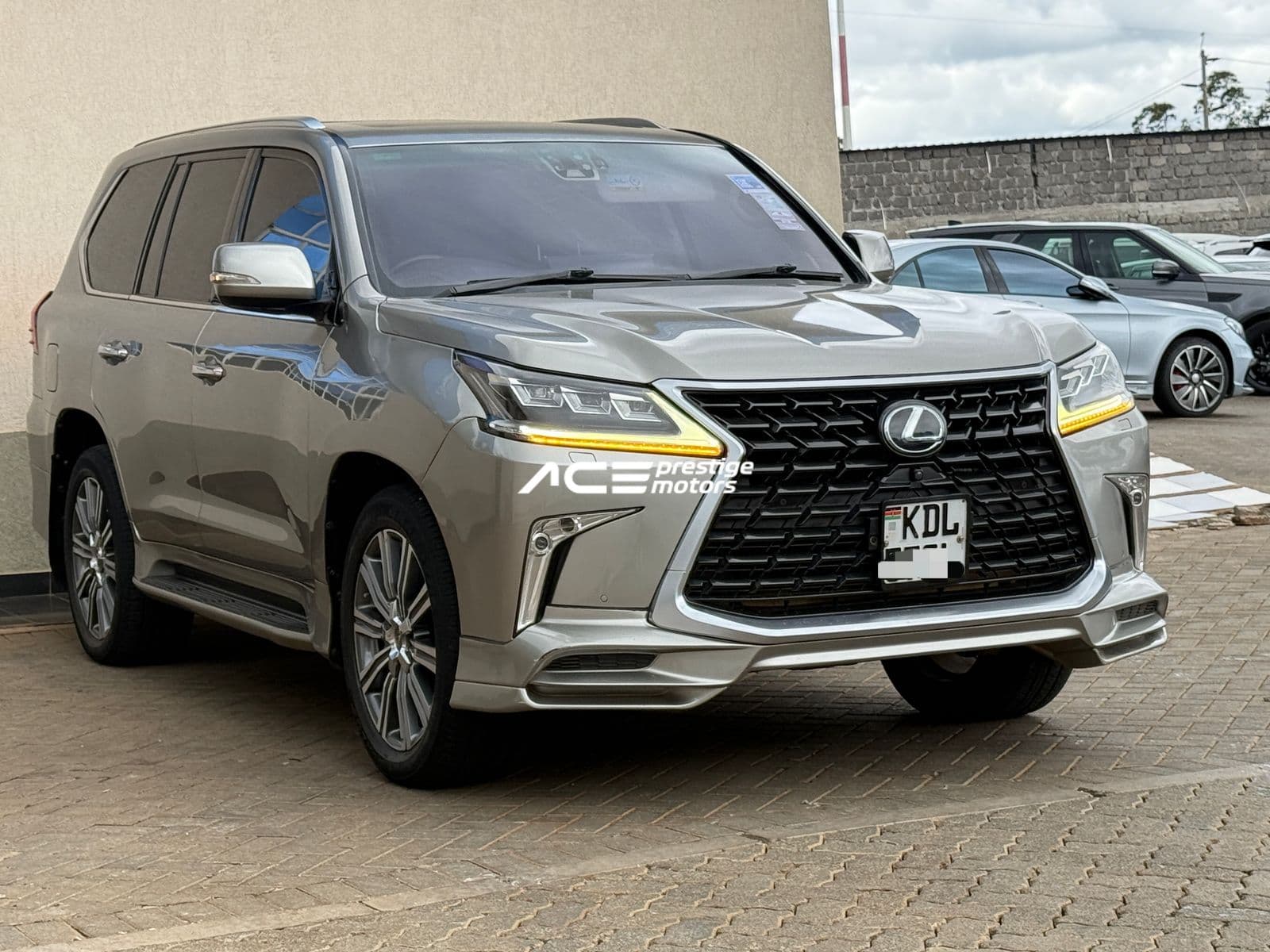 Image of Lexus LX570 YOM - 2017