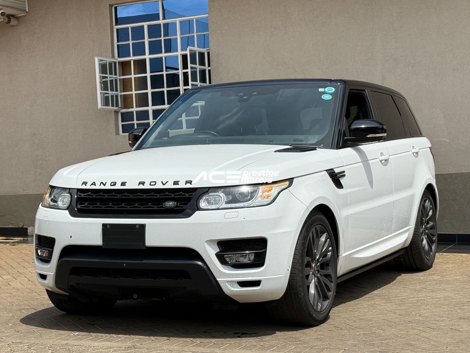 Image of Range Rover Sport HSE  YOM - 2017