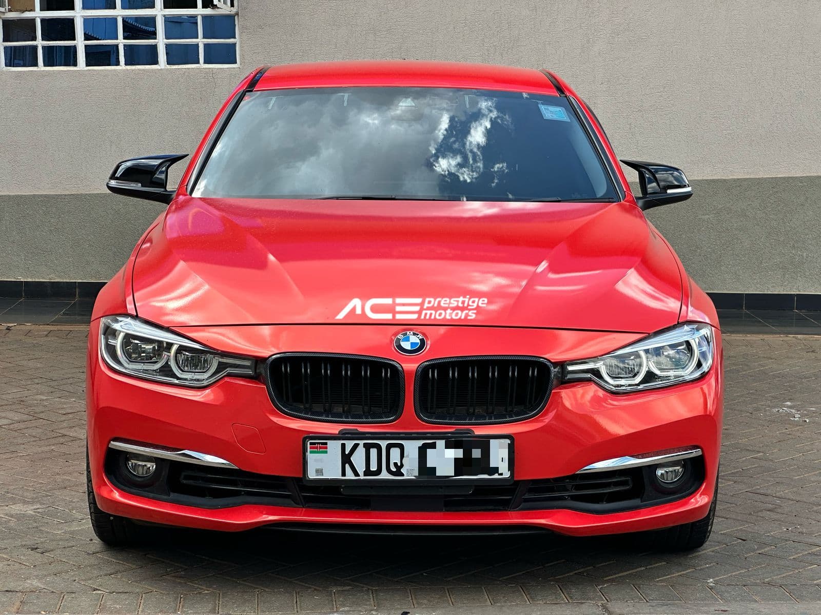Image of BMW 320i Luxury YOM - 2017