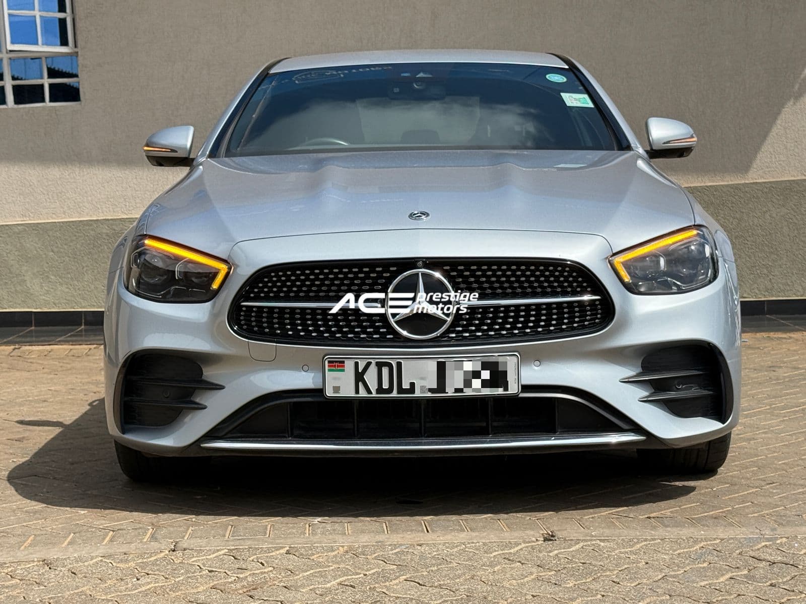 Image of Mercedes-Benz E200  YOM - 2020
