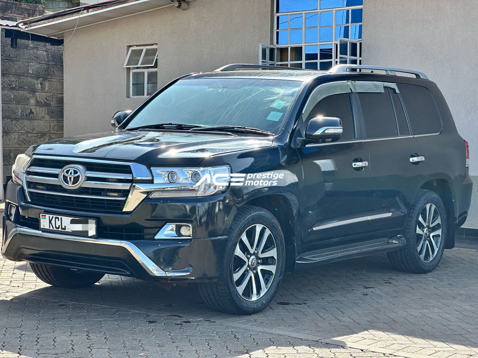 Image of Toyota Land Cruiser LC200 ZX YOM - 2011