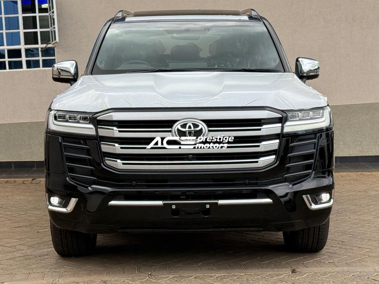 Image of Toyota Land Cruiser LC300 VX.R YOM - 2024
