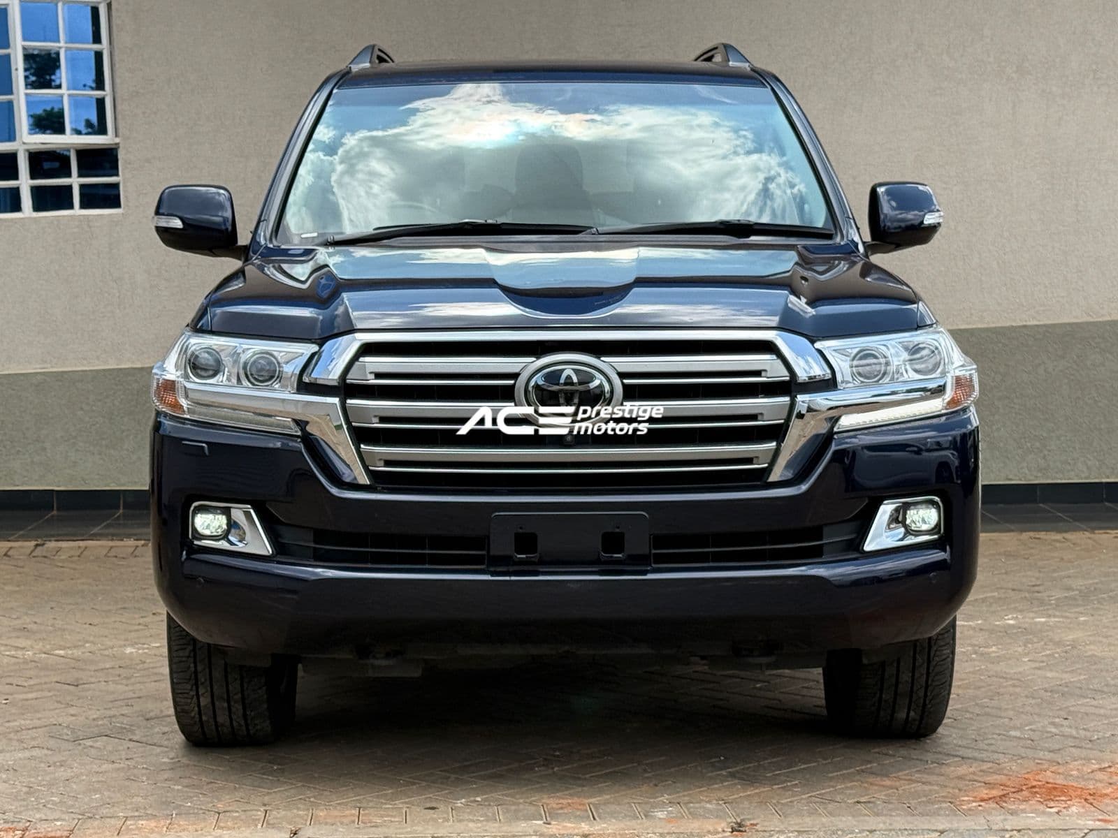 Image of Toyota Land Cruiser LC200 V8 YOM - 2018