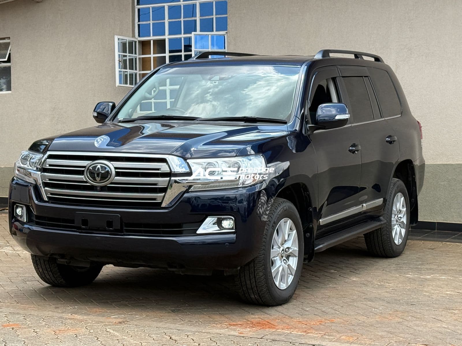 Image of Toyota Land Cruiser LC200 V8 YOM - 2018
