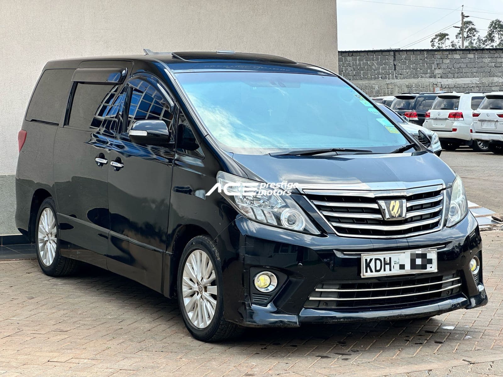 Image of Toyota Alphard  YOM - 2014