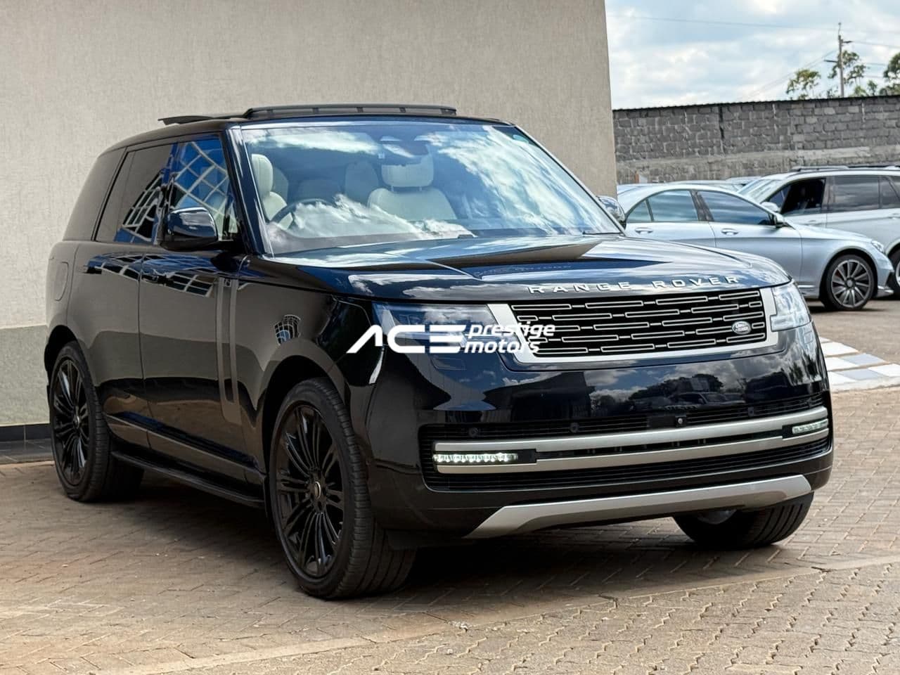 Image of  Range Rover Vogue D350 HSE YOM - 2022