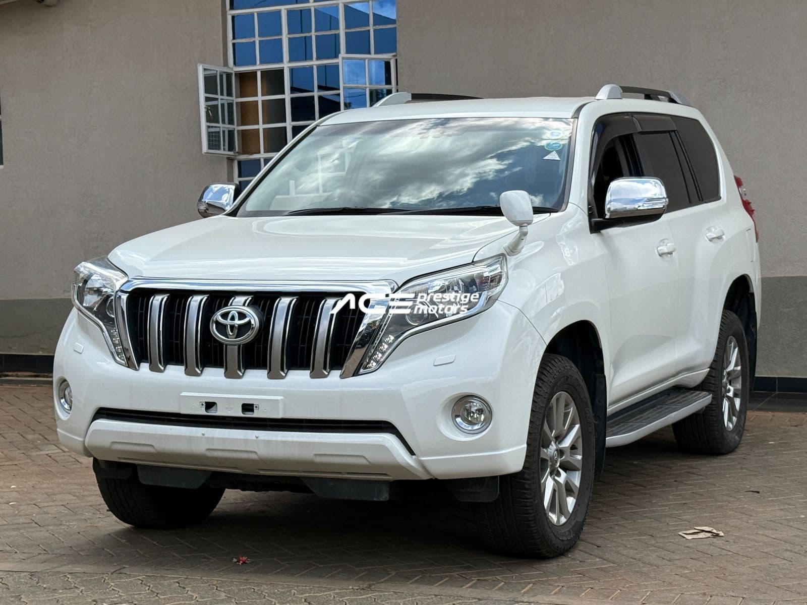 Image of Toyota Land Cruiser Prado TX YOM - 2017