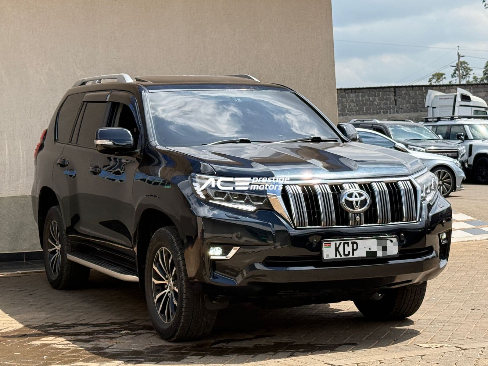 Image of Toyota Land Cruiser Prado VXL YOM - 2011