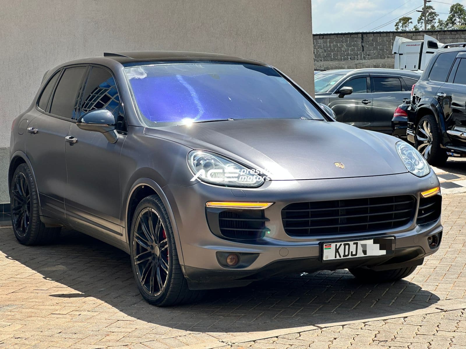 Image of Porsche Cayenne YOM - 2015