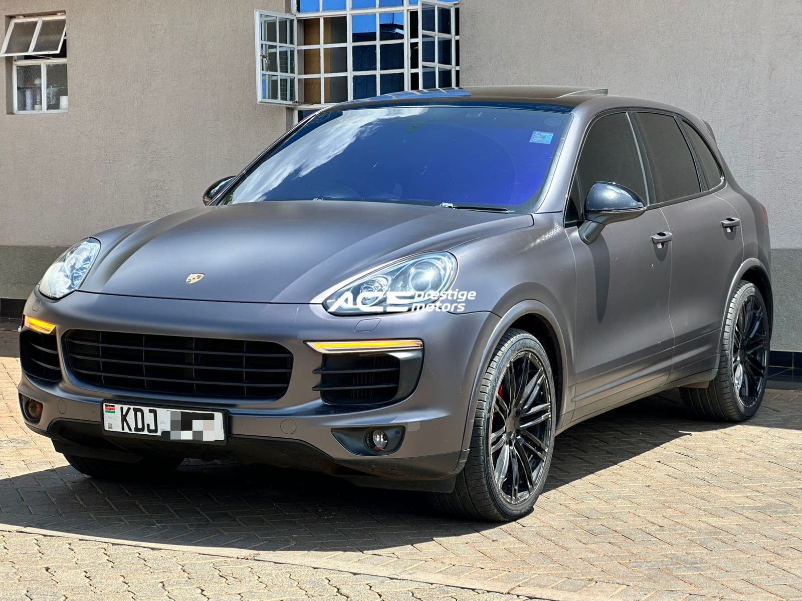 Image of Porsche Cayenne YOM - 2015
